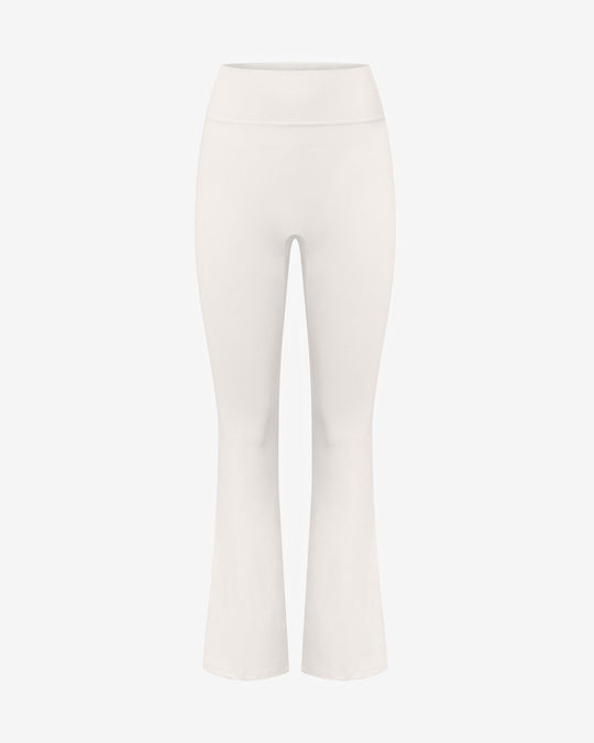 Form Invisible Scrunch Flare Leggings | Vanilla